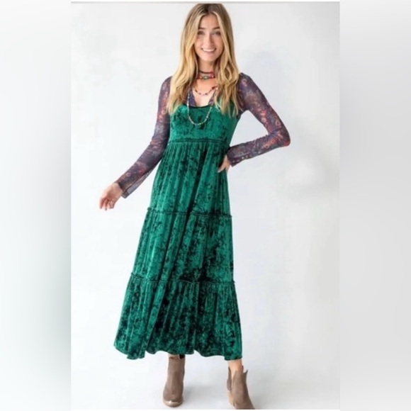 NATURAL LIFE Dresses & Skirts - Natural Life Karlie Velvet Maxi Dress